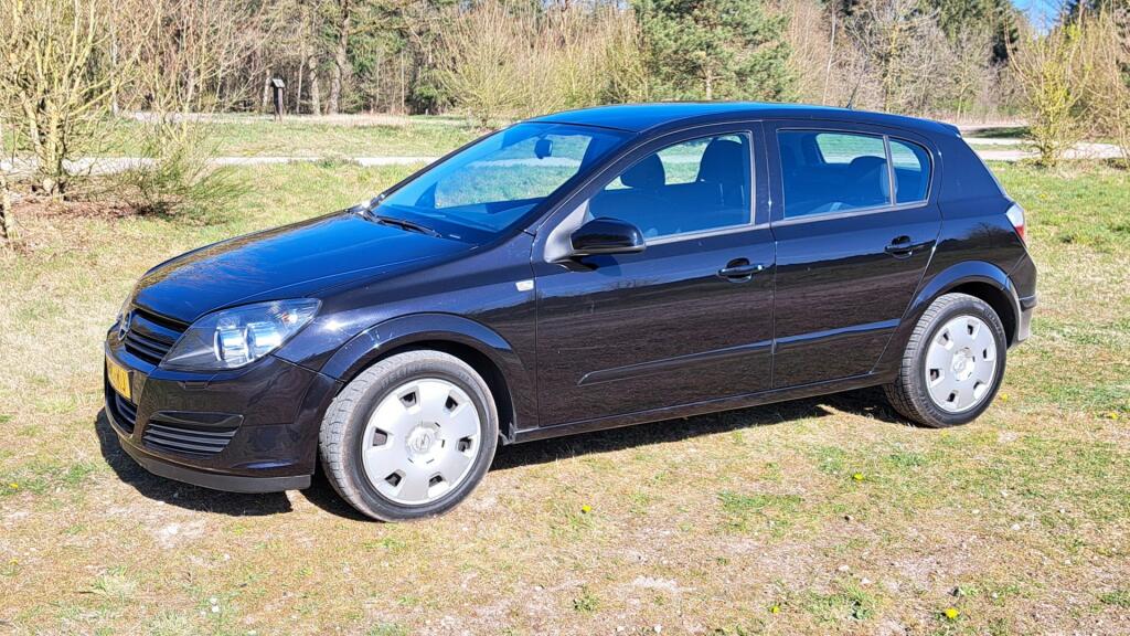 Opel-Astra-thumb